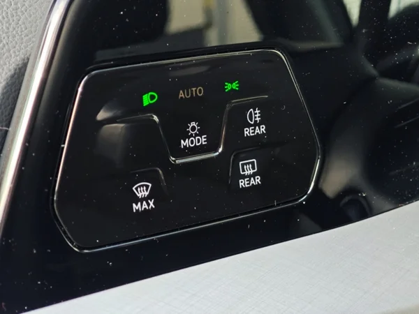 Volkswagen Golf Limited 1,5 eTSI 110kW 32