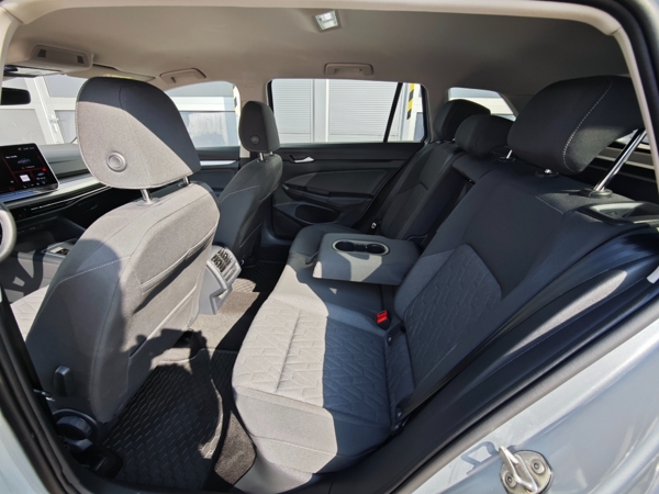 Volkswagen Golf Variant Limited DSG 1,5 eTSI 85kW 12