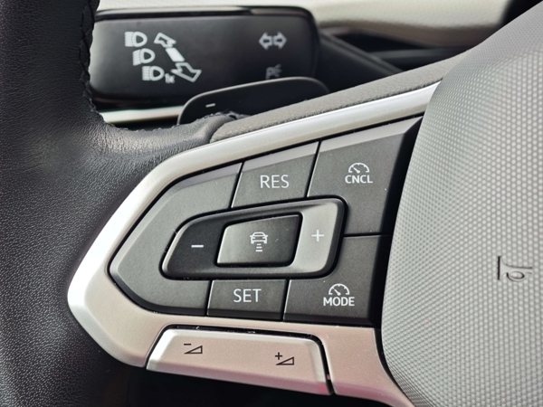 Volkswagen Golf Variant Style + dovybava DSG 2,0 TDI 110kW 23