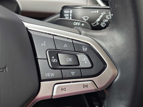 Volkswagen Golf Variant Style + dovybava DSG 2,0 TDI 110kW 24