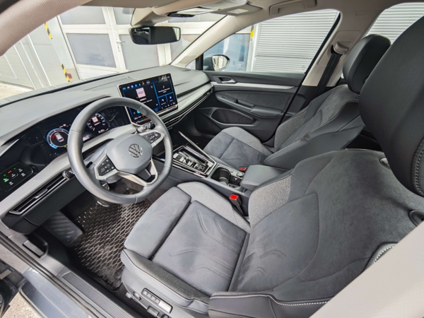 Volkswagen Golf Variant Style + dovybava DSG 2,0 TDI 110kW 10