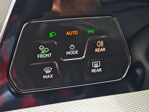 Volkswagen Golf Variant Style + dovybava DSG 2,0 TDI 110kW 25