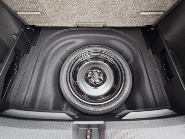 Volkswagen Golf Variant Style + dovybava DSG 2,0 TDI 110kW 32