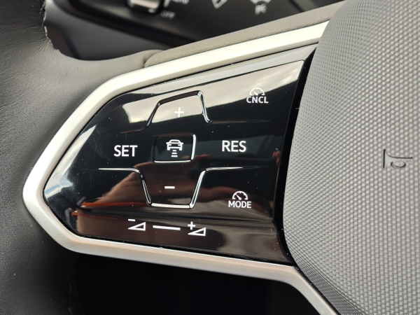 Volkswagen ID.7 Pro Tourer -Plná výbava 210kW 28