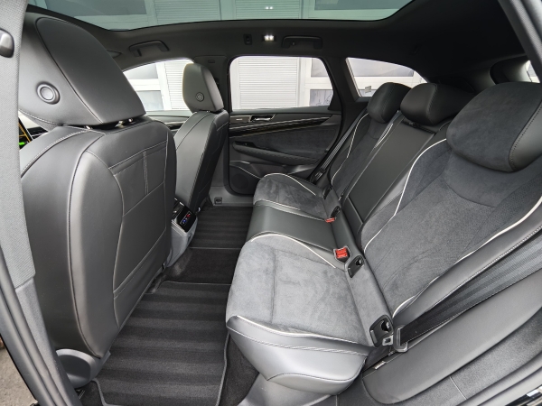 Volkswagen ID.7 Pro Tourer -Plná výbava 210kW 13
