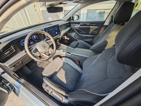 Volkswagen Passat Variant Business DSG 1,5 eTSI 110kW 3