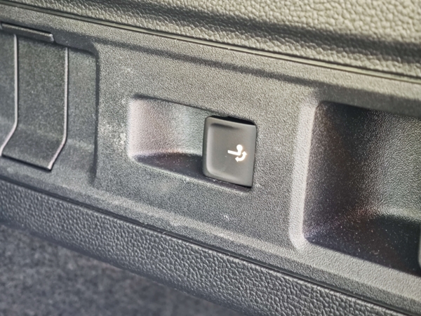 Volkswagen Passat Variant Business DSG 1,5 eTSI 110kW 37