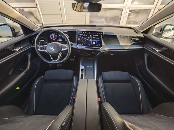 Volkswagen Passat Variant Business DSG 1,5 eTSI 110kW 12