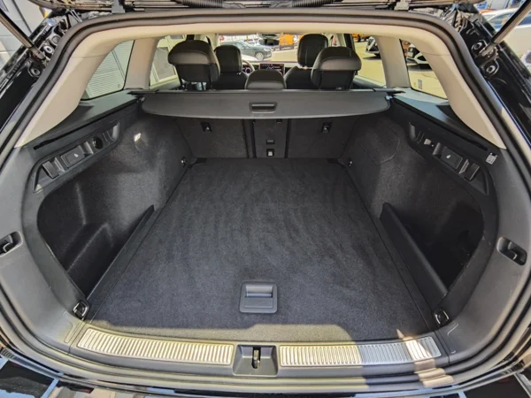 Volkswagen Passat Variant Business DSG 1,5 eTSI 110kW 35