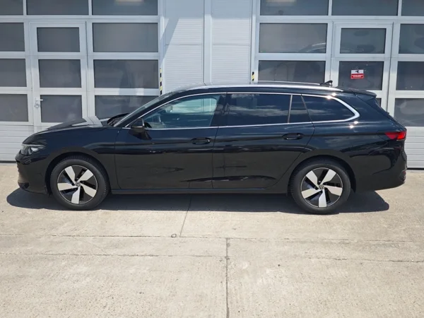 Volkswagen Passat Variant Business DSG 1,5 eTSI 110kW 8