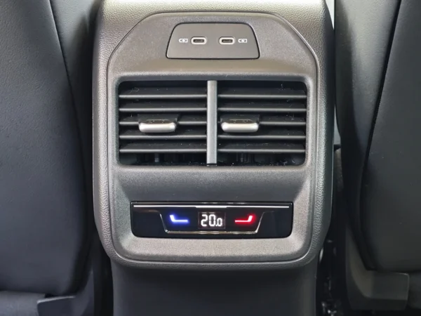 Volkswagen Passat Variant Business DSG 1,5 eTSI 110kW 34