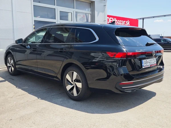 Volkswagen Passat Variant Business DSG 1,5 eTSI 110kW 7