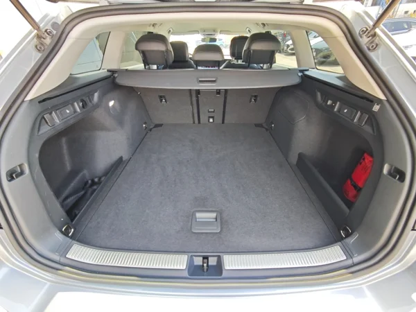 Volkswagen Passat Variant Business DSG 1,5 eTSI 110kW 40