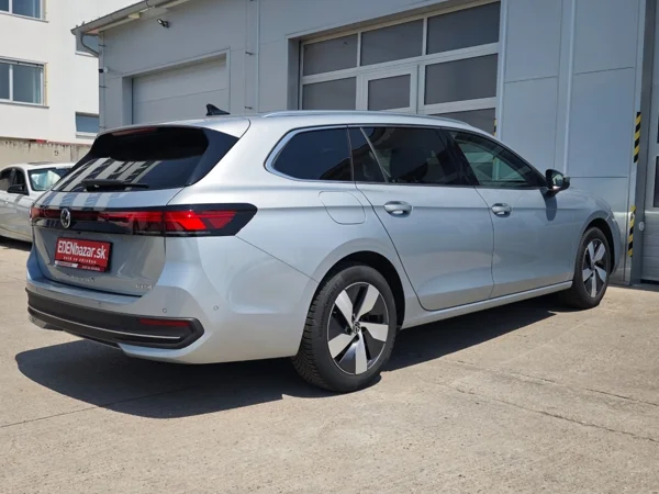 Volkswagen Passat Variant Business DSG 1,5 eTSI 110kW 2