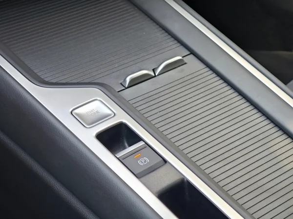 Volkswagen Passat Variant Business DSG 1,5 eTSI 110kW 30
