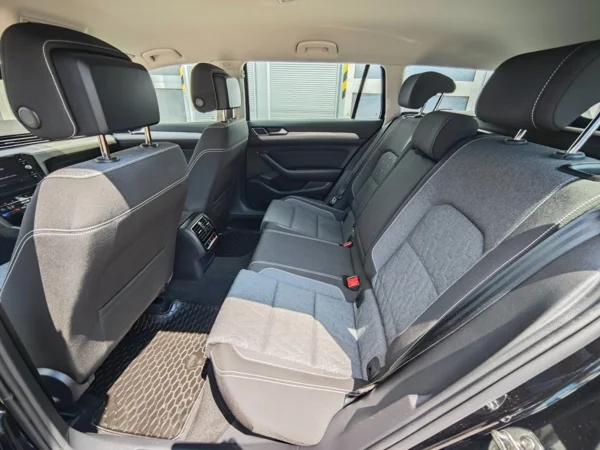 Volkswagen Passat Variant Business DSG 2,0 TDI 110kW 12