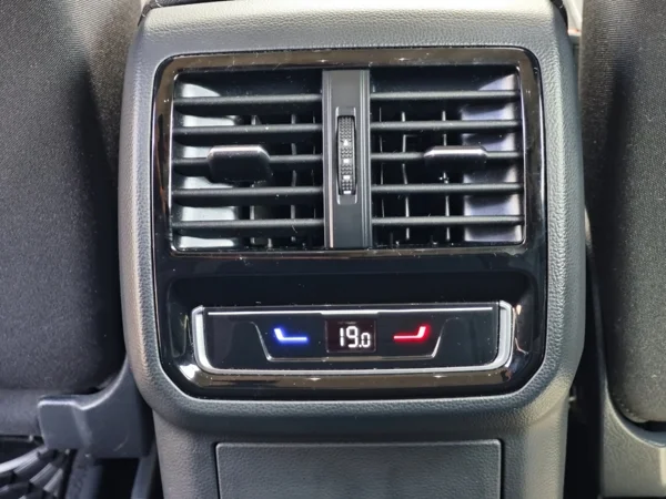 Volkswagen Passat Variant Business DSG 2,0 TDI 110kW 24