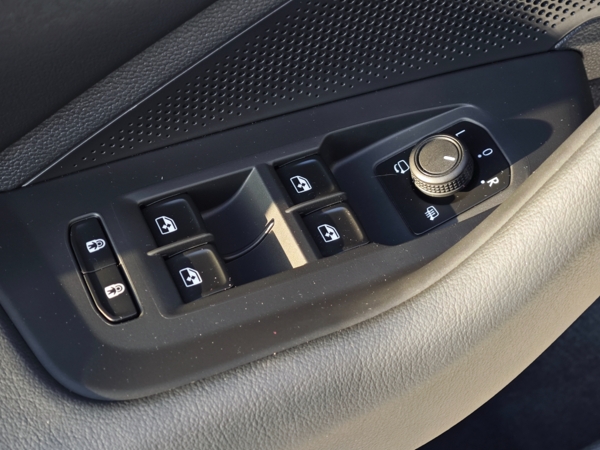 Volkswagen Passat Variant Business+dovýbava DSG 2,0 TDI 110kW 33