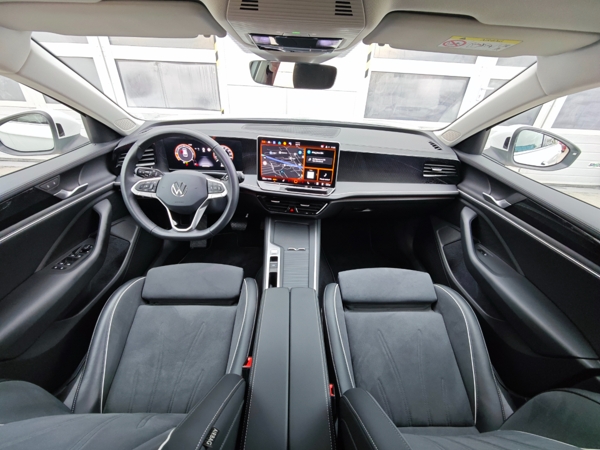 Volkswagen Passat Variant Business+dovýbava DSG 2,0 TDI 110kW 12