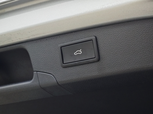 Volkswagen Passat Variant Business+dovýbava DSG 2,0 TDI 90kW 36