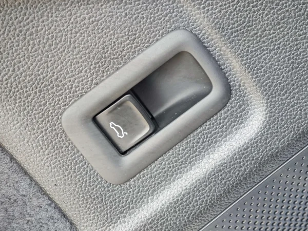 Volkswagen Passat Variant Elegance + dovýbava DSG 2,0 TDI 110kW 35