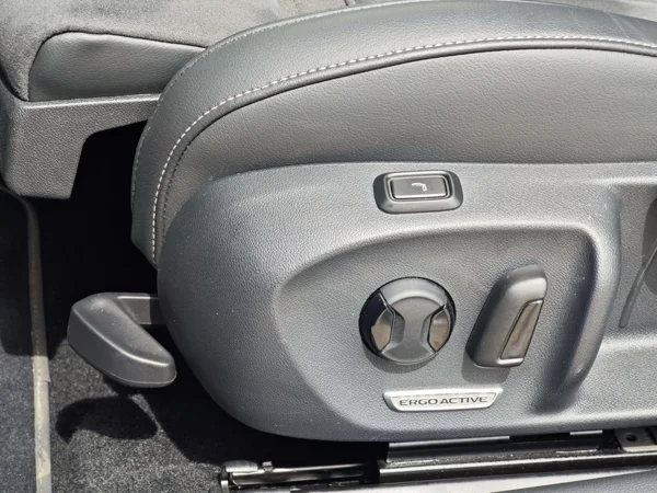 Volkswagen Passat Variant Elegance + dovýbava DSG 2,0 TDI 110kW 37