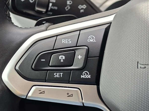 Volkswagen Passat Variant Elegance + dovýbava DSG 2,0 TDI 110kW 31