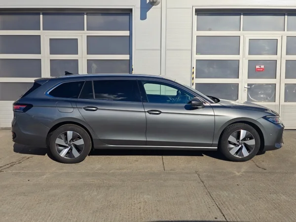 Volkswagen Passat Variant Elegance + dovýbava DSG 2,0 TDI 110kW 9