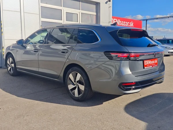 Volkswagen Passat Variant Elegance + dovýbava DSG 2,0 TDI 110kW 7