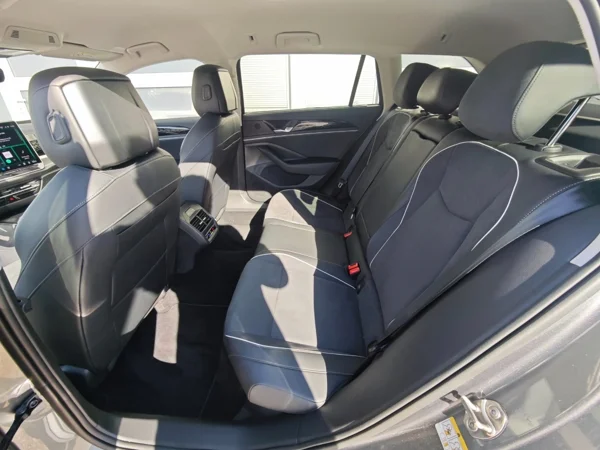 Volkswagen Passat Variant Elegance + dovýbava DSG 2,0 TDI 110kW 12