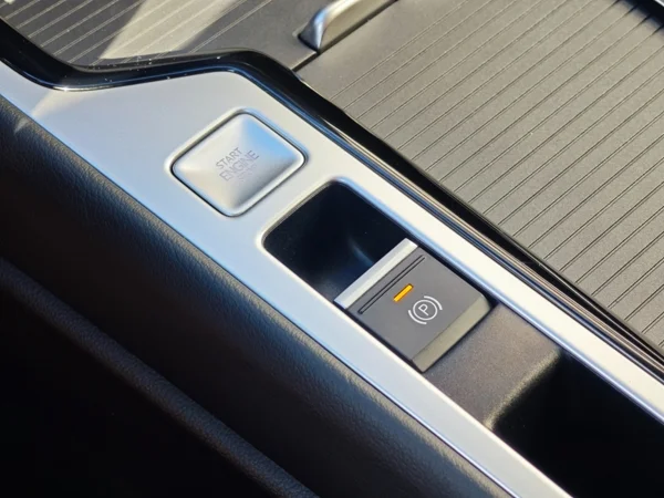 Volkswagen Passat Variant Elegance + dovýbava DSG 2,0 TDI 110kW 29