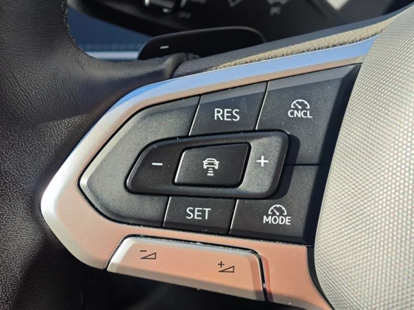 Volkswagen Passat Variant Elegance + dovýbava DSG 2,0 TDI 110kW 33