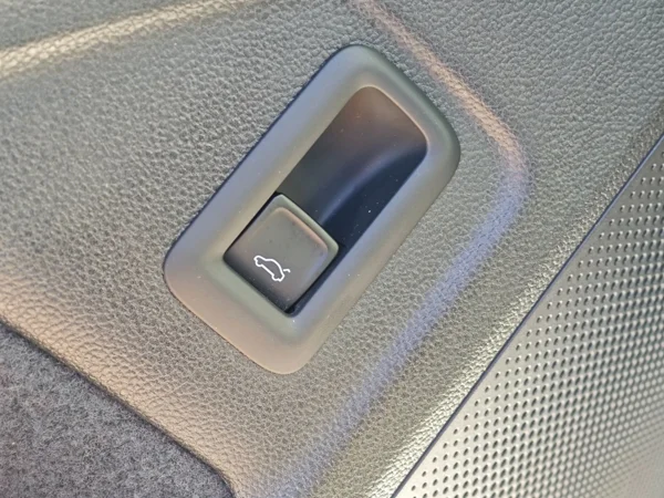 Volkswagen Passat Variant Elegance + dovýbava DSG 2,0 TDI 110kW 39