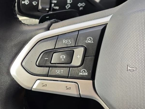 Volkswagen Passat Variant Elegance + dovýbava DSG 2,0 TDI 110kW 36