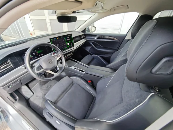 Volkswagen Passat Variant Elegance + dovýbava DSG 2,0 TDI 110kW 10