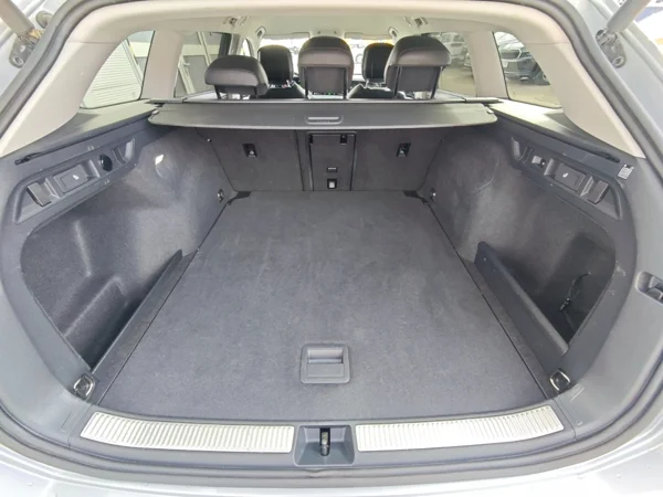 Volkswagen Passat Variant Elegance + dovýbava DSG 2,0 TDI 110kW 44