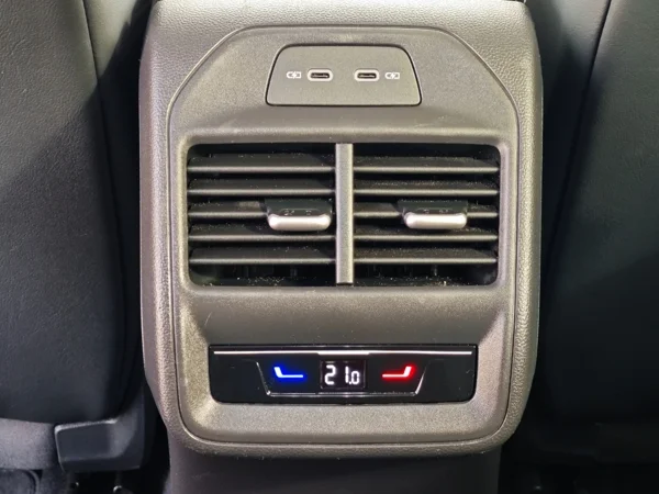 Volkswagen Passat Variant Elegance + dovýbava DSG 2,0 TDI 110kW 43