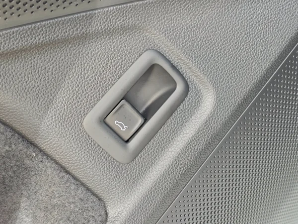 Volkswagen Passat Variant Elegance + dovýbava DSG 2,0 TDI 110kW 42