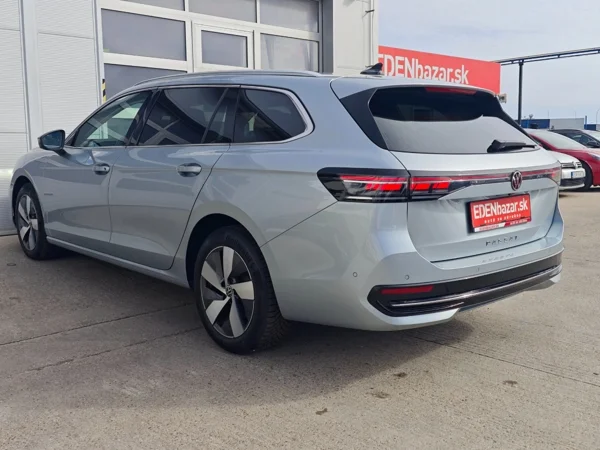 Volkswagen Passat Variant Elegance + dovýbava DSG 2,0 TDI 110kW 7