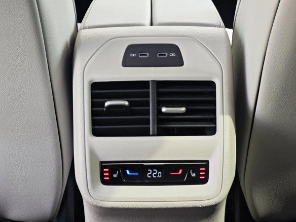 Volkswagen Passat Variant Elegance 4Motion DSG 2,0 TDI 142kW 40