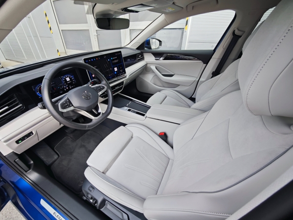 Volkswagen Passat Variant Elegance 4Motion DSG 2,0 TDI 142kW 9