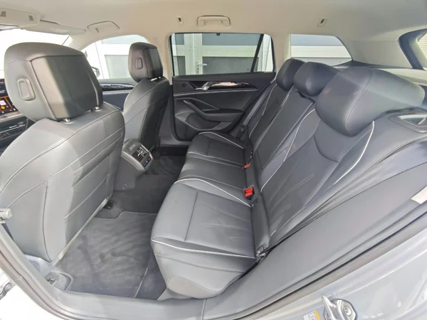 Volkswagen Passat Variant Elegance DCC Pro + dovýbava DSG 2,0 TDI 110kW 12