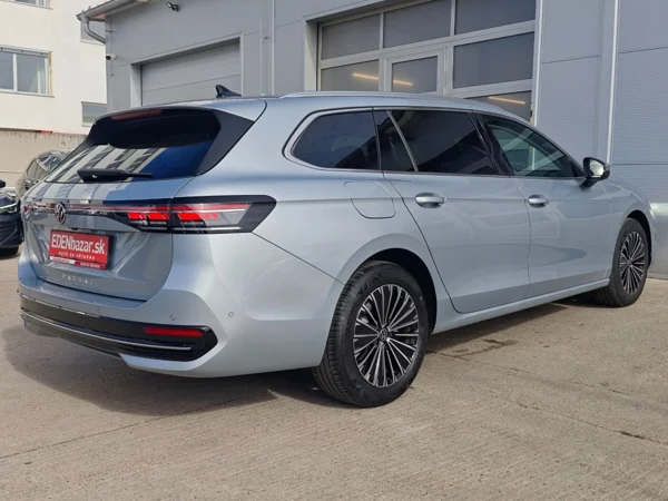 Volkswagen Passat Variant Elegance DCC Pro + dovýbava DSG 2,0 TDI 110kW 2