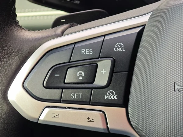 Volkswagen Passat Variant Elegance DCC Pro + dovýbava DSG 2,0 TDI 110kW 39