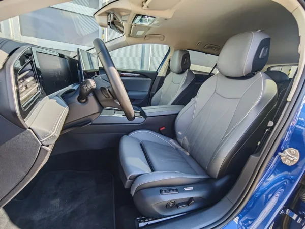 Volkswagen Passat Variant Elegance DCC Pro + dovýbava DSG 2,0 TDI 110kW 11
