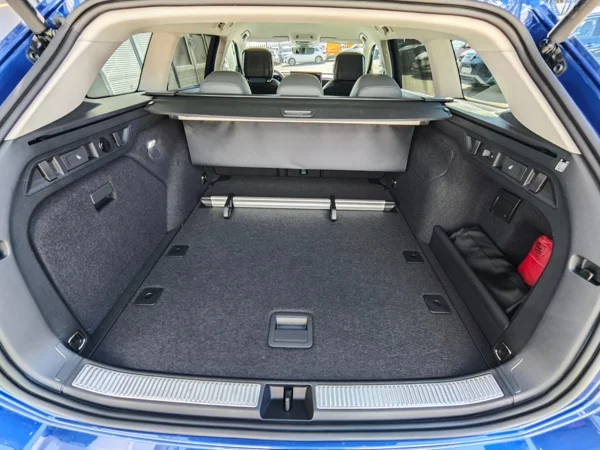Volkswagen Passat Variant Elegance DCC Pro + dovýbava DSG 2,0 TDI 110kW 46