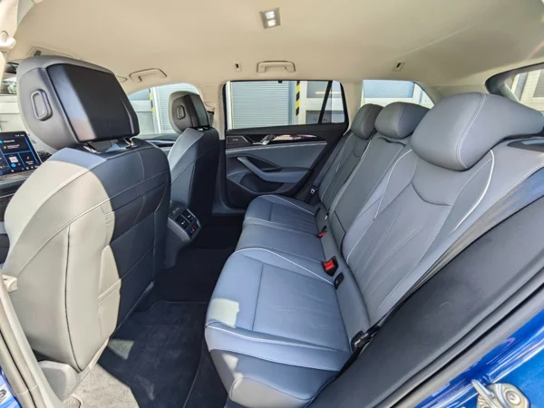 Volkswagen Passat Variant Elegance DCC Pro + dovýbava DSG 2,0 TDI 110kW 12