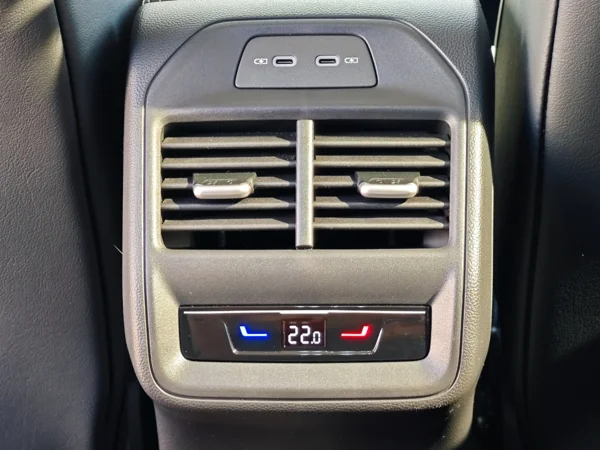 Volkswagen Passat Variant Elegance DCC Pro + dovýbava DSG 2,0 TDI 110kW 45