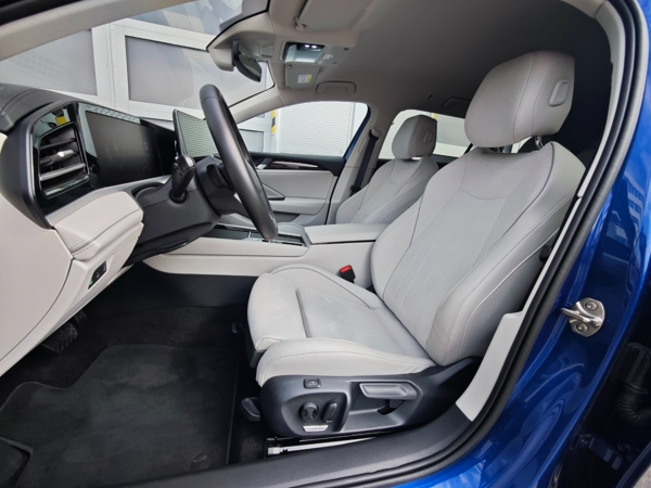 Volkswagen Passat Variant Elegance DCC Pro 4Motion DSG 2,0 TDI 142kW 10