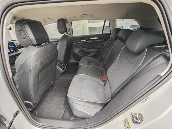 Volkswagen Passat Variant Elegance DSG 2,0 TDI 110kW 11